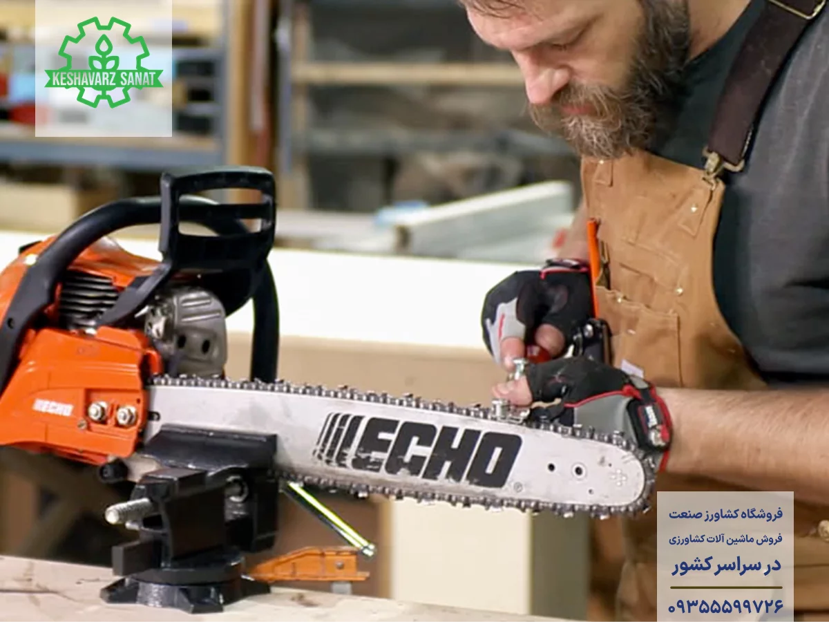 طریقه سوهان کشی زنجیر اره موتوری شخصی در حال سوهان کشیدن بر روی زنجیر اره موتوری